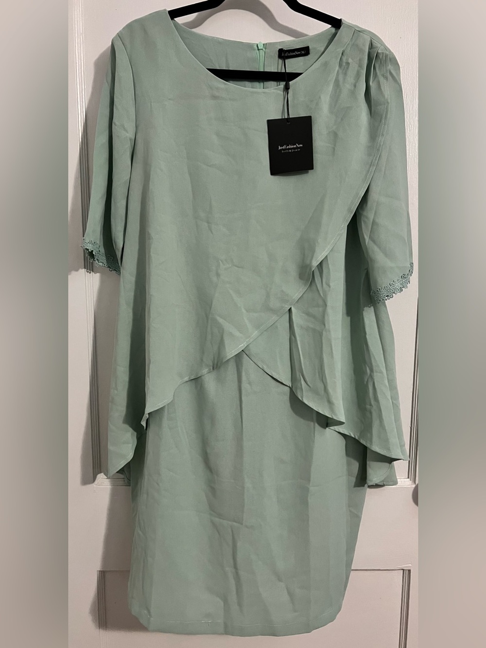 JustFashionNow Layered Mint Green Midi Dress with Scalloped Sleeve Detail